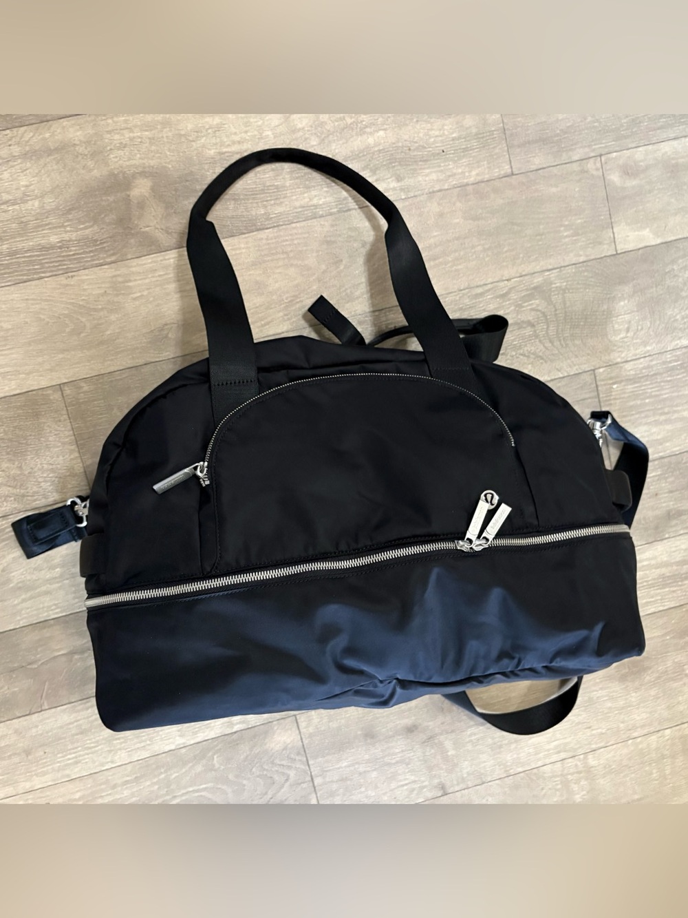 Lululemon duffle bag - Picture 2 of 10